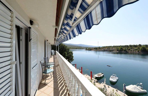 Obrovac Apartment | 120 m² Apartment ∙ 4 bedrooms ∙ 8 guests