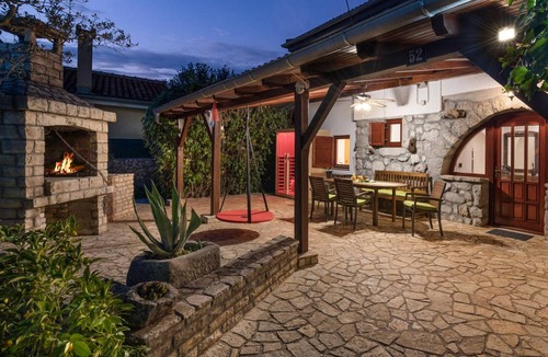 Rasopasno House | 120 m² House ∙ 3 bedrooms ∙ 6 guests