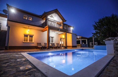 Lecevica House | 120 m² House ∙ 3 bedrooms ∙ 7 guests