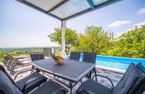 Jastrebarsko House | 120 m² House ∙ 4 bedrooms ∙ 8 guests