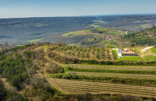 Groznjan Villa | 120 m² Villa ∙ 3 bedrooms ∙ 5 guests