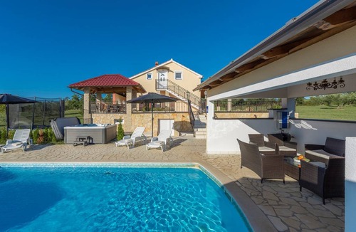 Nova Vas Villa | 120 m² Villa ∙ 4 bedrooms ∙ 8 guests
