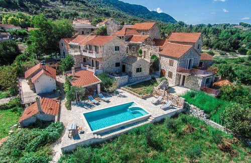 Pitve Villa | 120 m² Villa ∙ 4 bedrooms ∙ 12 guests