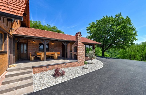 Mace House | 128 m² House ∙ 3 bedrooms ∙ 8 guests