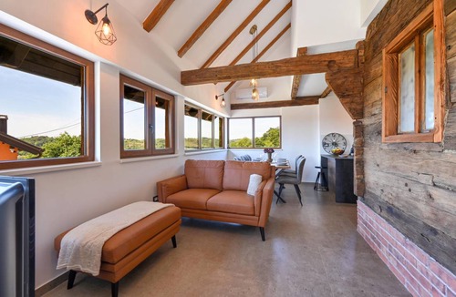 Mace House | 128 m² House ∙ 3 bedrooms ∙ 8 guests
