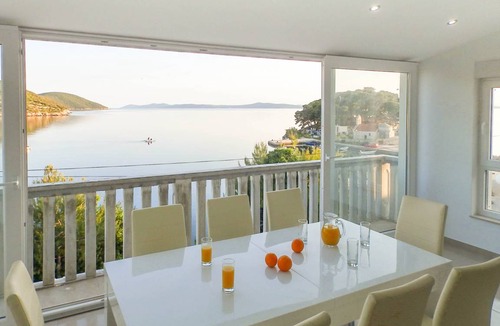 Savar Apartment | 130 m² Apartment ∙ 3 bedrooms ∙ 8 guests