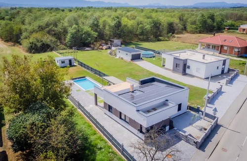 Varazdin House | 135 m² House ∙ 2 bedrooms ∙ 8 guests