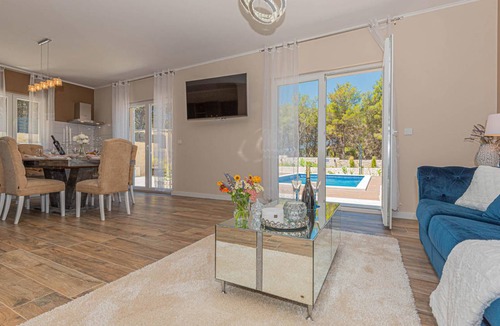 Jadrtovac House | 137 m² House ∙ 3 bedrooms ∙ 8 guests