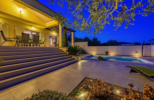 Kukljica Villa | 137 m² Villa ∙ 4 bedrooms ∙ 8 guests