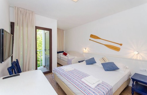 Zivogosce Cabin | 14 m² Private room ∙ 3 guests