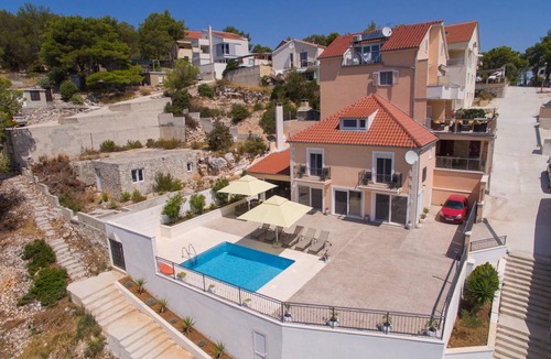 Cove Osibova (Milna) House | 140 m² House ∙ 3 bedrooms ∙ 8 guests