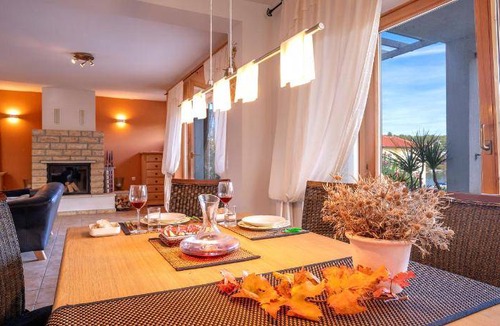 Vrboska Villa | 145 m² Villa ∙ 3 bedrooms ∙ 6 guests