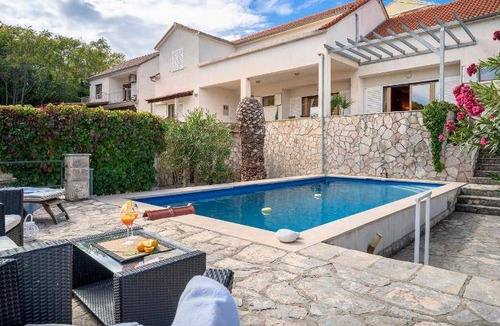 Vrboska Villa | 145 m² Villa ∙ 3 bedrooms ∙ 6 guests