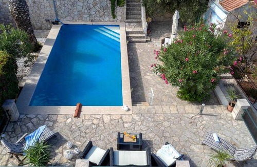 Vrboska Villa | 145 m² Villa ∙ 3 bedrooms ∙ 6 guests