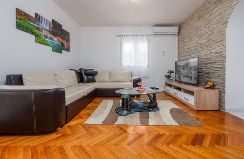 Lovinac House | 147 m² House ∙ 4 bedrooms ∙ 8 guests