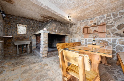 Lovinac House | 147 m² House ∙ 4 bedrooms ∙ 8 guests