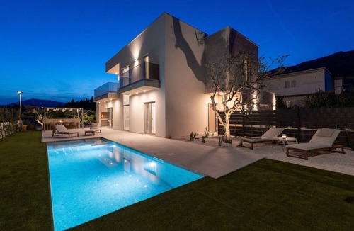 Kastela Villa | 149 m² Villa ∙ 4 bedrooms ∙ 7 guests