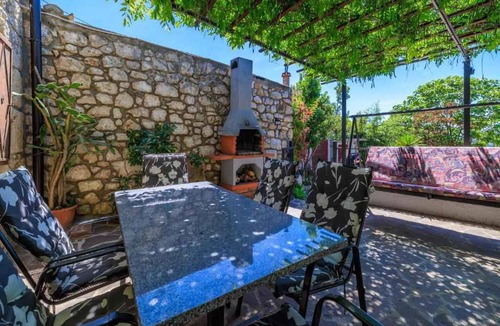 Bribir House | 150 m² House ∙ 3 bedrooms ∙ 7 guests