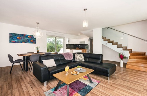 Srima House | 150 m² House ∙ 3 bedrooms ∙ 6 guests