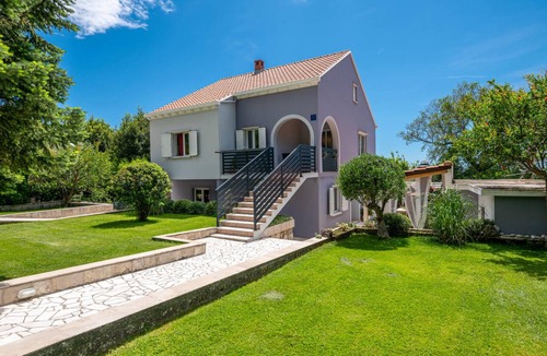 Lovorno House | 150 m² House ∙ 4 bedrooms ∙ 8 guests