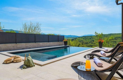 Buzet House | 150 m² House ∙ 4 bedrooms ∙ 8 guests