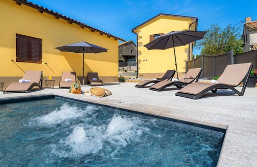 Buzet House | 150 m² House ∙ 4 bedrooms ∙ 8 guests