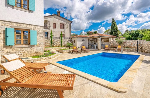 Fuskulin House | 150 m² Maisonette ∙ 3 bedrooms ∙ 6 guests