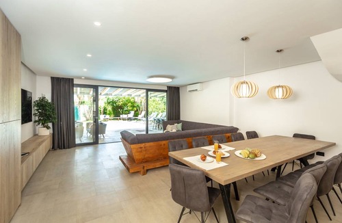 Pile Villa | 150 m² Villa ∙ 5 bedrooms ∙ 10 guests