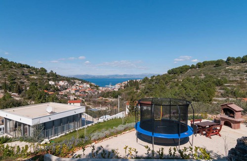Stomorska House | 152 m² House ∙ 3 bedrooms ∙ 6 guests