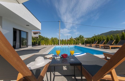 Gata House | 153 m² House ∙ 3 bedrooms ∙ 8 guests