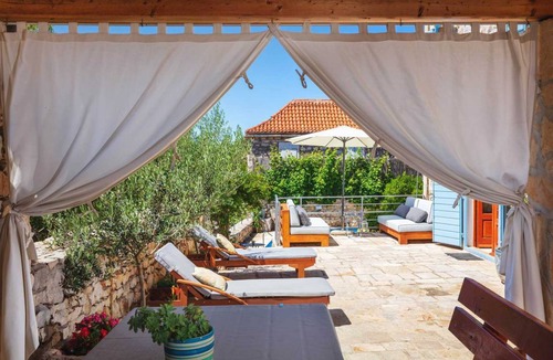 Milna (Brac) Villa | 155 m² Villa ∙ 3 bedrooms ∙ 9 guests