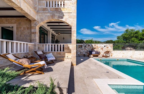 Seget House | 160 m² House ∙ 2 bedrooms ∙ 8 guests