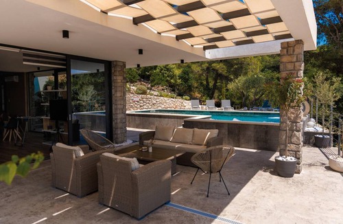 Komarna House | 160 m² House ∙ 4 bedrooms ∙ 8 guests