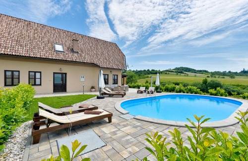 Krasic House | 160 m² House ∙ 4 bedrooms ∙ 10 guests