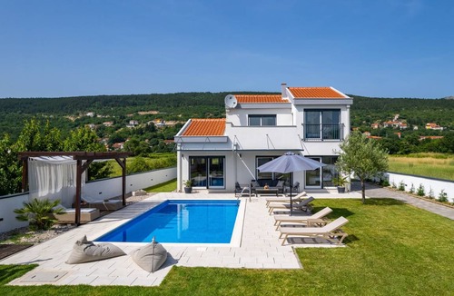 Donji Prolozac Villa | 160 m² Villa ∙ 4 bedrooms ∙ 8 guests