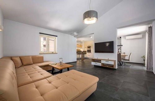 Jasenovica House | 165 m² House ∙ 4 bedrooms ∙ 8 guests