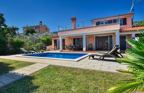 Crni Villa | 165 m² Villa ∙ 3 bedrooms ∙ 8 guests