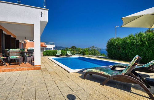 Crni Villa | 165 m² Villa ∙ 3 bedrooms ∙ 8 guests