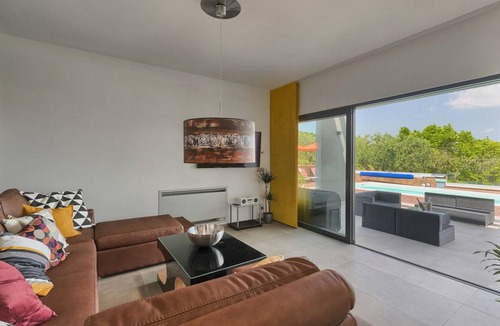 Buje House | 166 m² House ∙ 4 bedrooms ∙ 8 guests