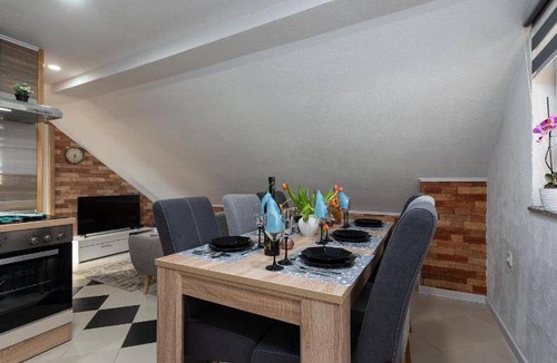 Municipality of Gracac Bed & Breakfast | 170 m² Bed and breakfast ∙ 3 bedrooms ∙ 7 guests