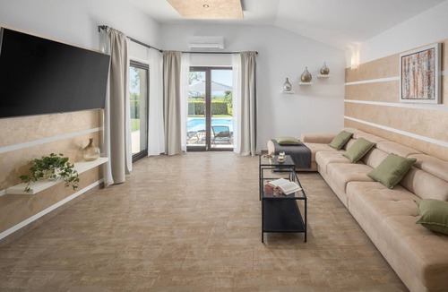 Buje House | 170 m² House ∙ 4 bedrooms ∙ 8 guests