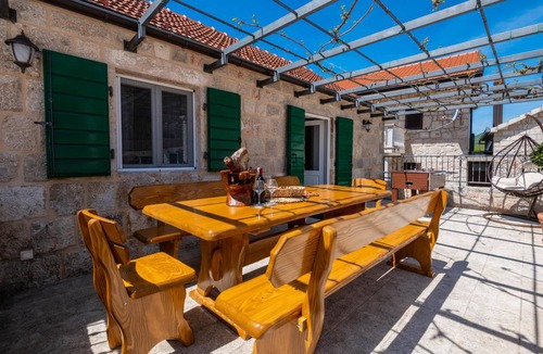 Slivno House | 170 m² House ∙ 5 bedrooms ∙ 8 guests
