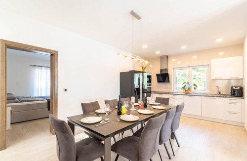 Stankovici House | 172 m² House ∙ 4 bedrooms ∙ 8 guests