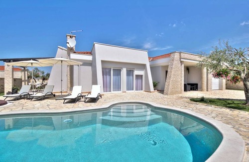 Umag Villa | 176 m² Villa ∙ 3 bedrooms ∙ 8 guests