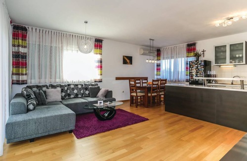 Dugopolje House | 179 m² House ∙ 3 bedrooms ∙ 8 guests