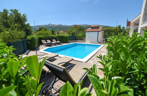 Dugopolje House | 179 m² House ∙ 3 bedrooms ∙ 8 guests