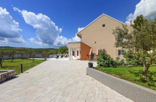 Zaton Obrovacki Villa | 180 m² Villa ∙ 4 bedrooms ∙ 10 guests