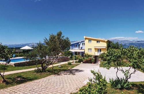 Podgradina House | 182 m² House ∙ 6 bedrooms ∙ 12 guests