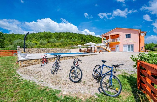 Tupljak House | 184 m² House ∙ 3 bedrooms ∙ 6 guests