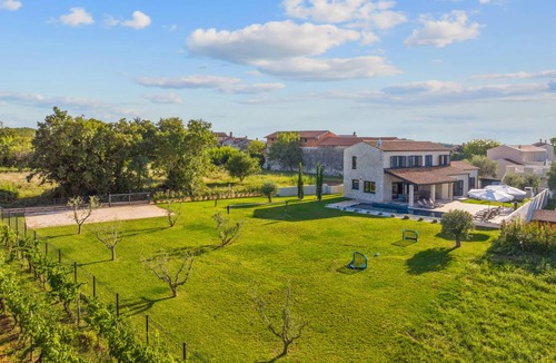 Brtonigla House | 188 m² House ∙ 4 bedrooms ∙ 8 guests
